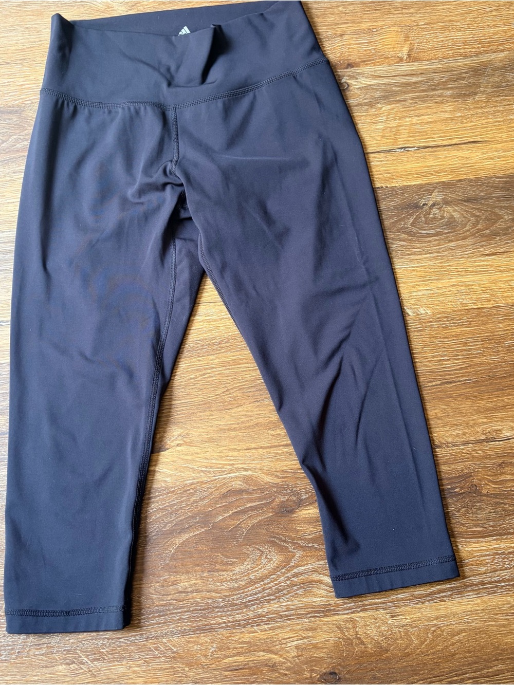Adidas Black High-Rise Capri Leggings | Women’s Small 🖤✨